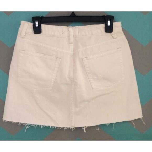 We The Free Women’s White Denim Skirt Size 28  Distressed Button Front Raw Hem - Picture 3 of 9
